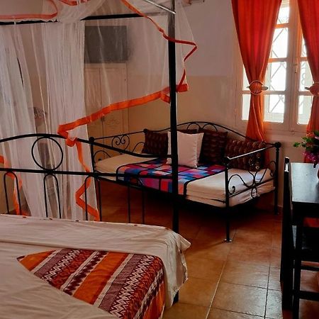 Chez Coumbis Bed & Breakfast Gorée Екстериор снимка