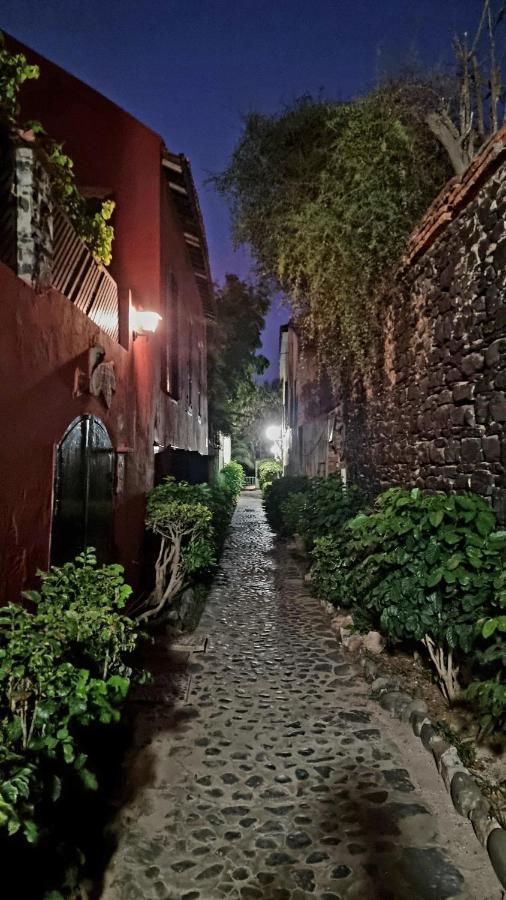 Chez Coumbis Bed & Breakfast Gorée Екстериор снимка