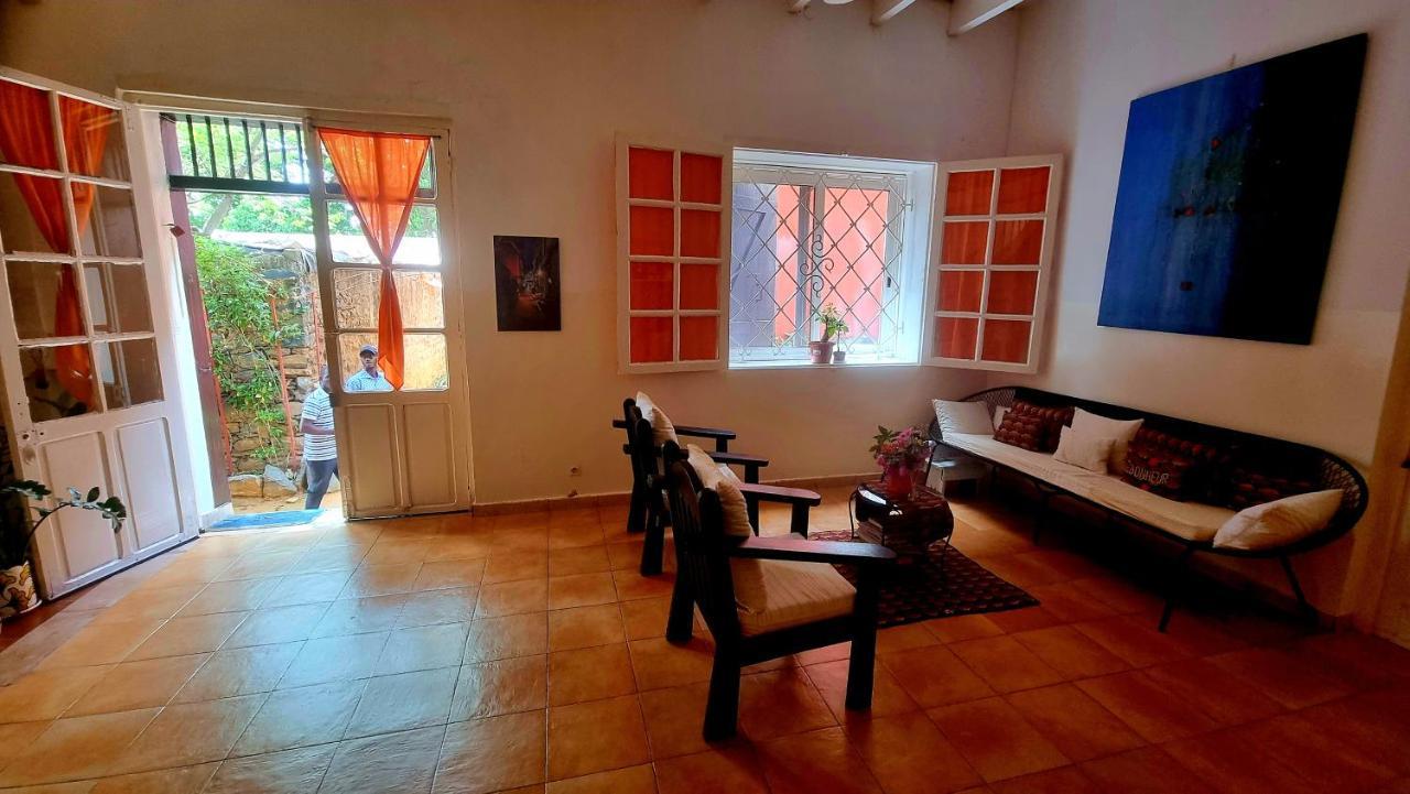 Chez Coumbis Bed & Breakfast Gorée Екстериор снимка